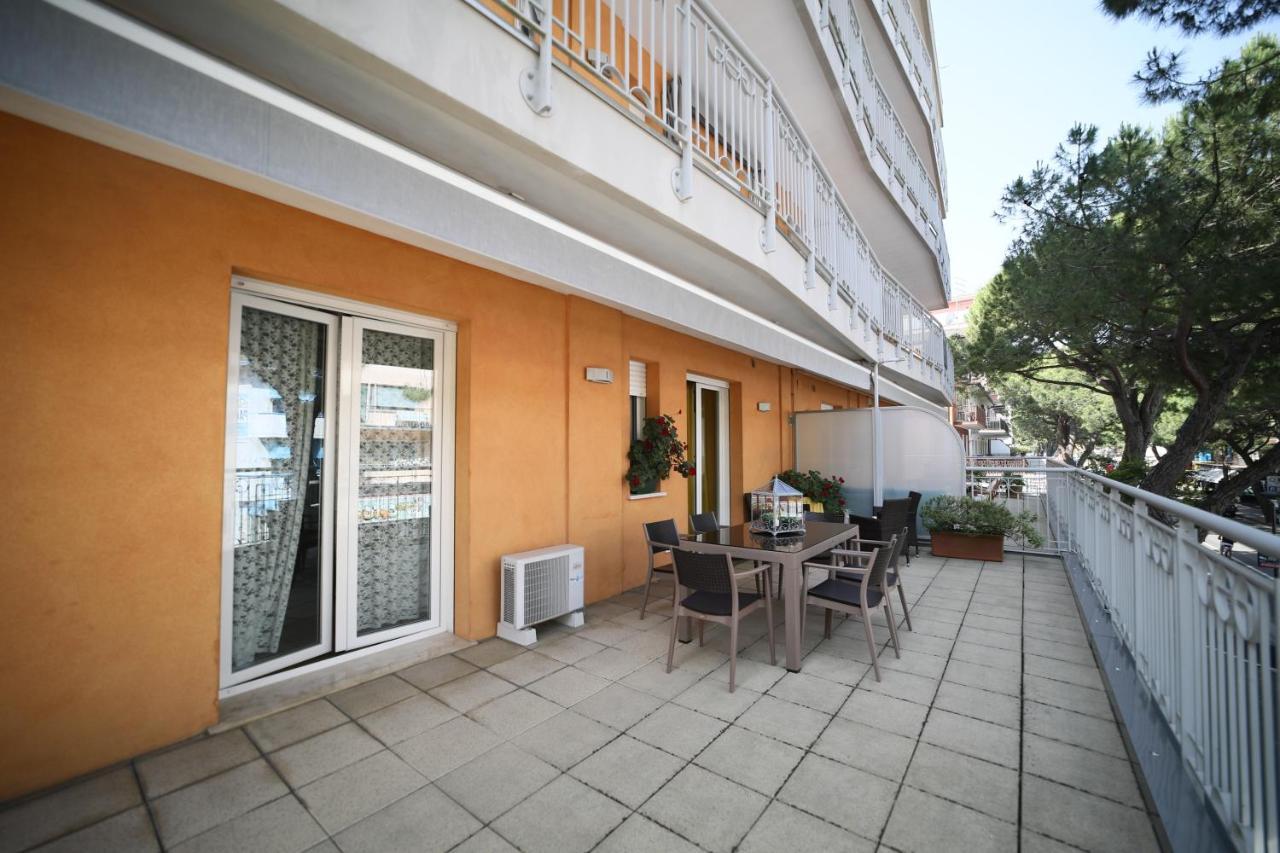 Residence Mariavittoria Lido di Jesolo Esterno foto